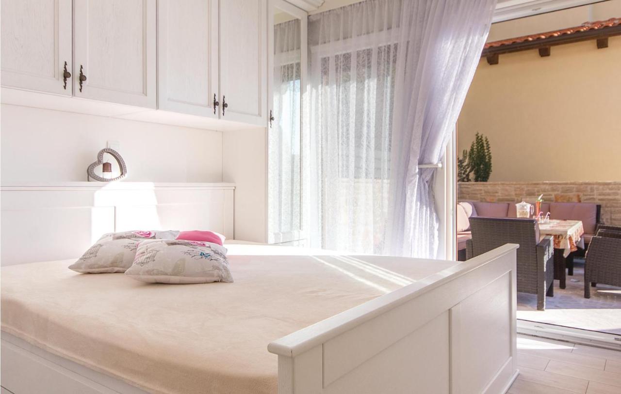 Lovely Apartment In Medulin With Kitchen Dış mekan fotoğraf