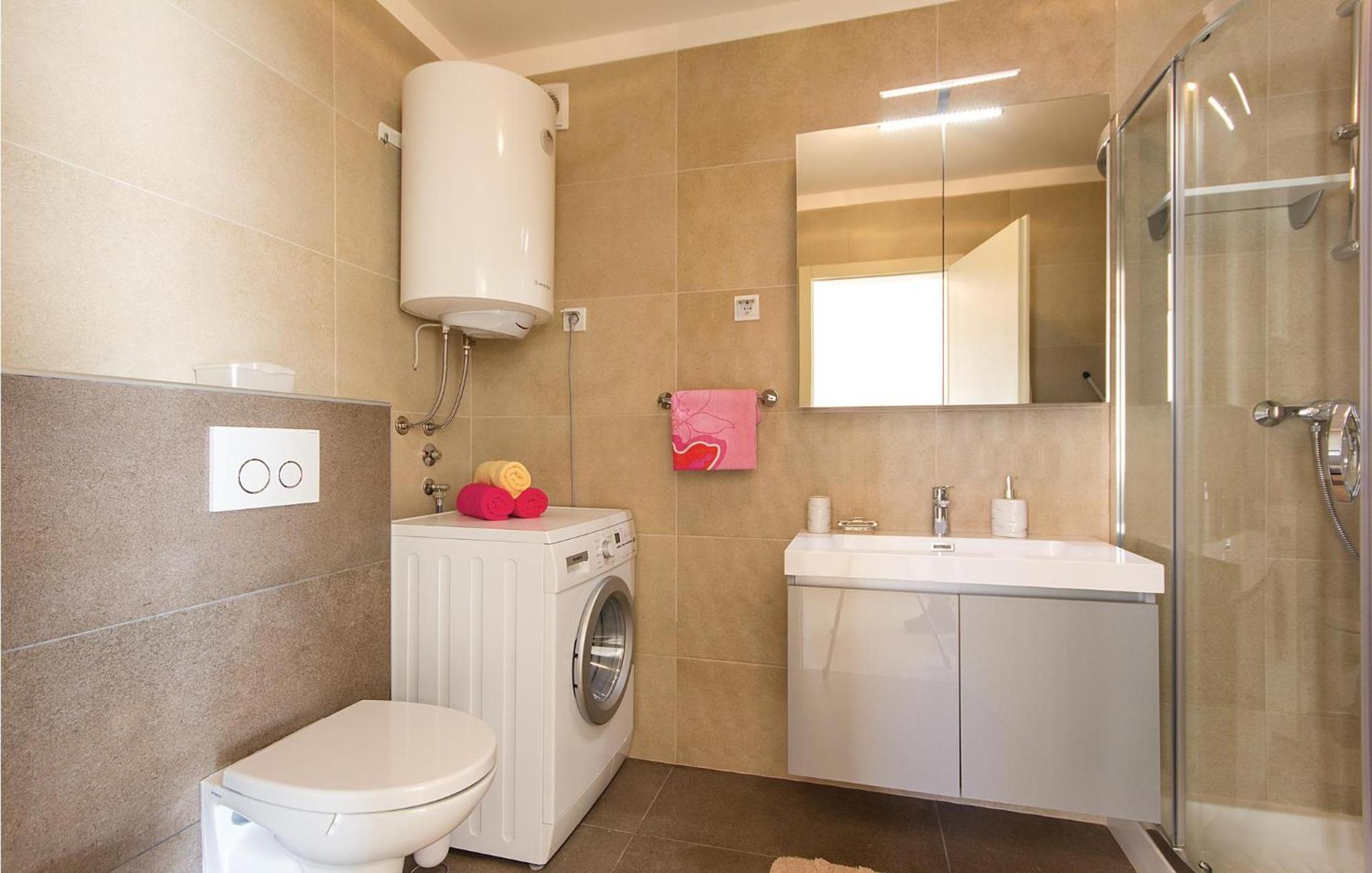Lovely Apartment In Medulin With Kitchen Dış mekan fotoğraf