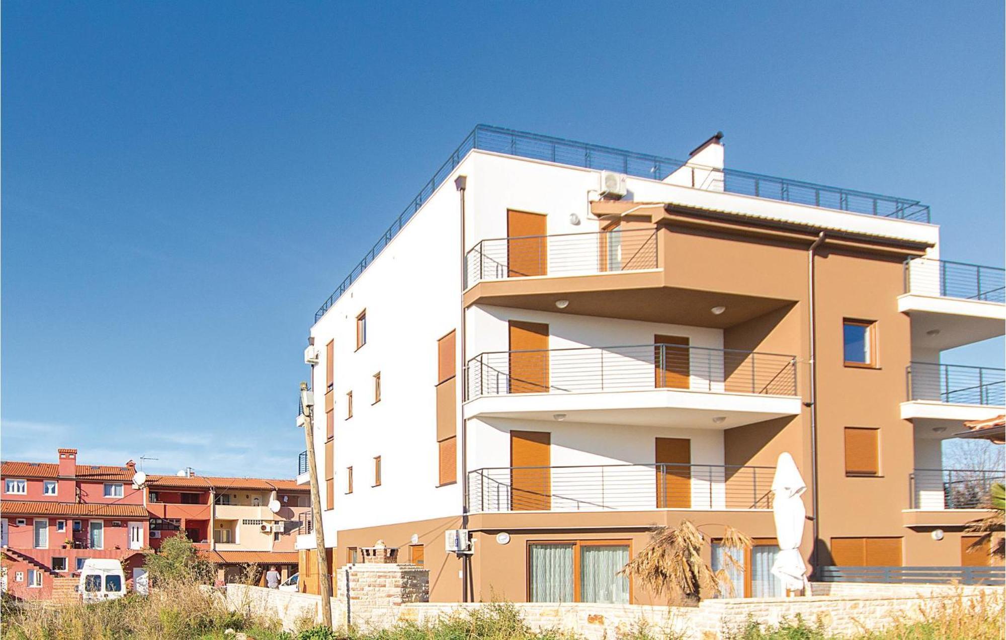 Lovely Apartment In Medulin With Kitchen Dış mekan fotoğraf